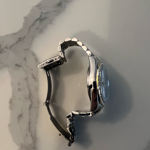 Women's Watch - Picture 5 of 9